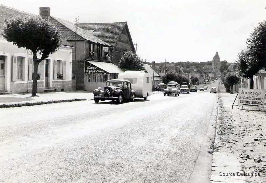 72 Connerre Rue de Paris Sarthe.jpg